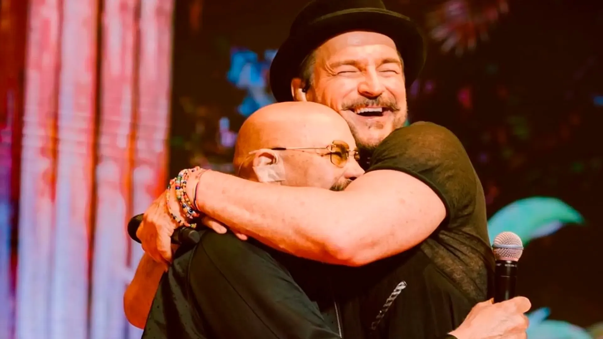 En la foto: Ricardo Arjona, Oscar D' León En la foto: Ricardo Arjona, Oscar D' León